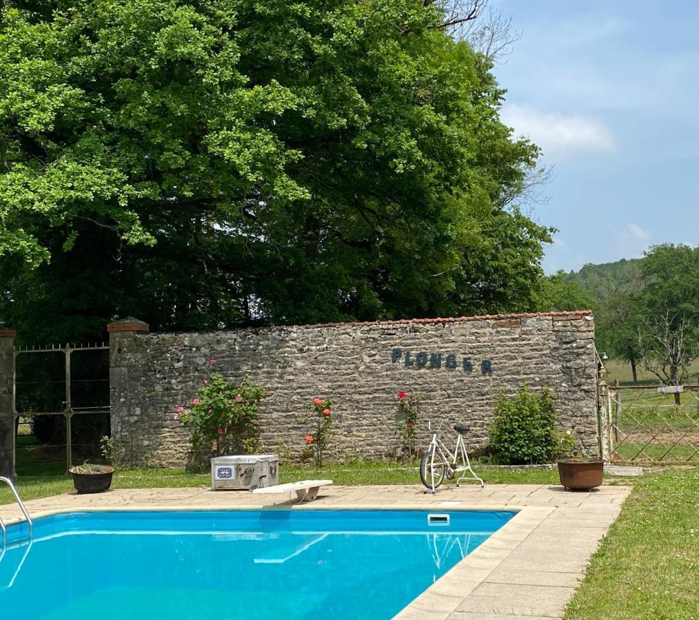 Le Colombier De Malpas Bed & Breakfast Quingey Exterior photo