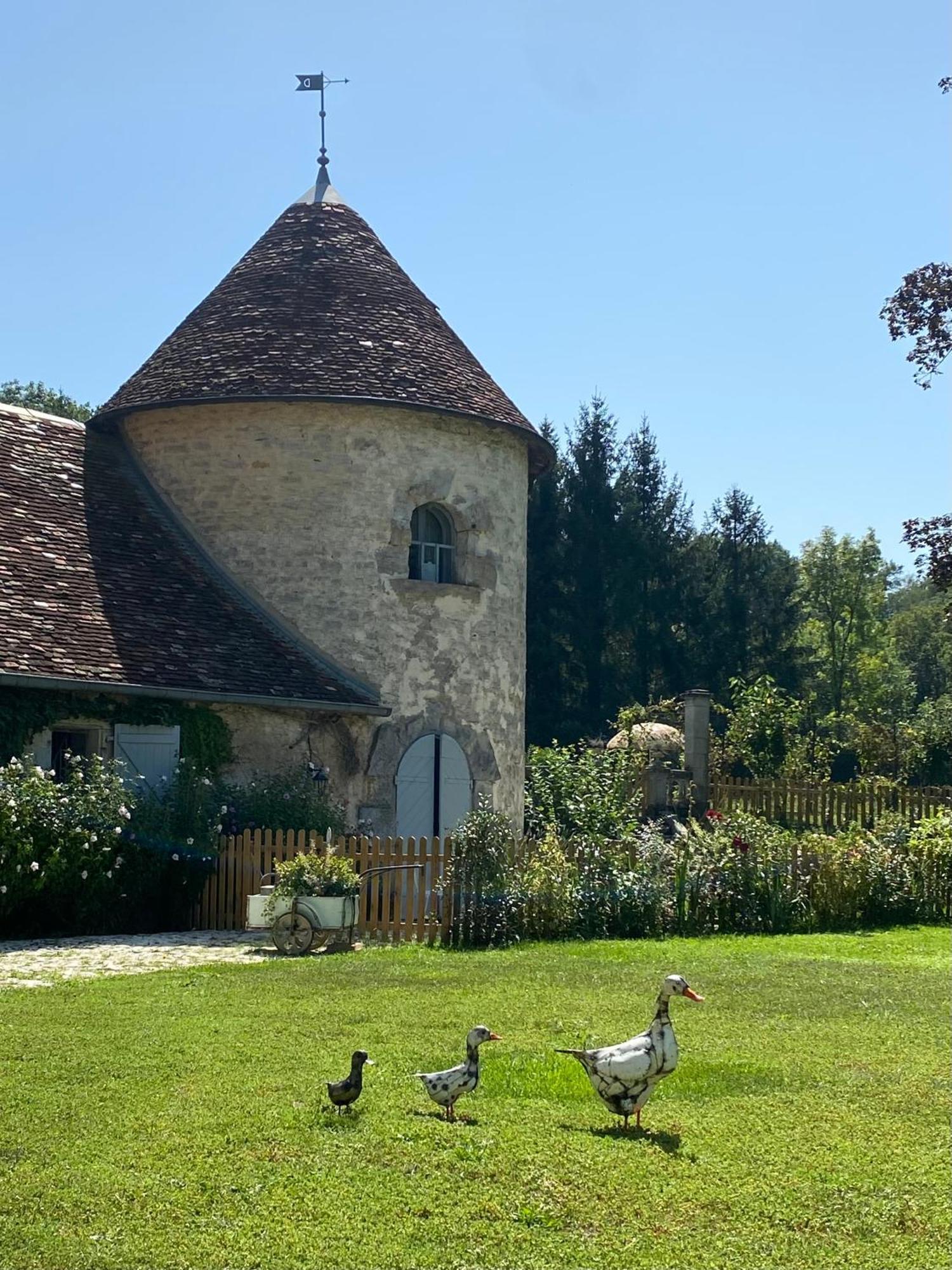 Le Colombier De Malpas Bed & Breakfast Quingey Exterior photo