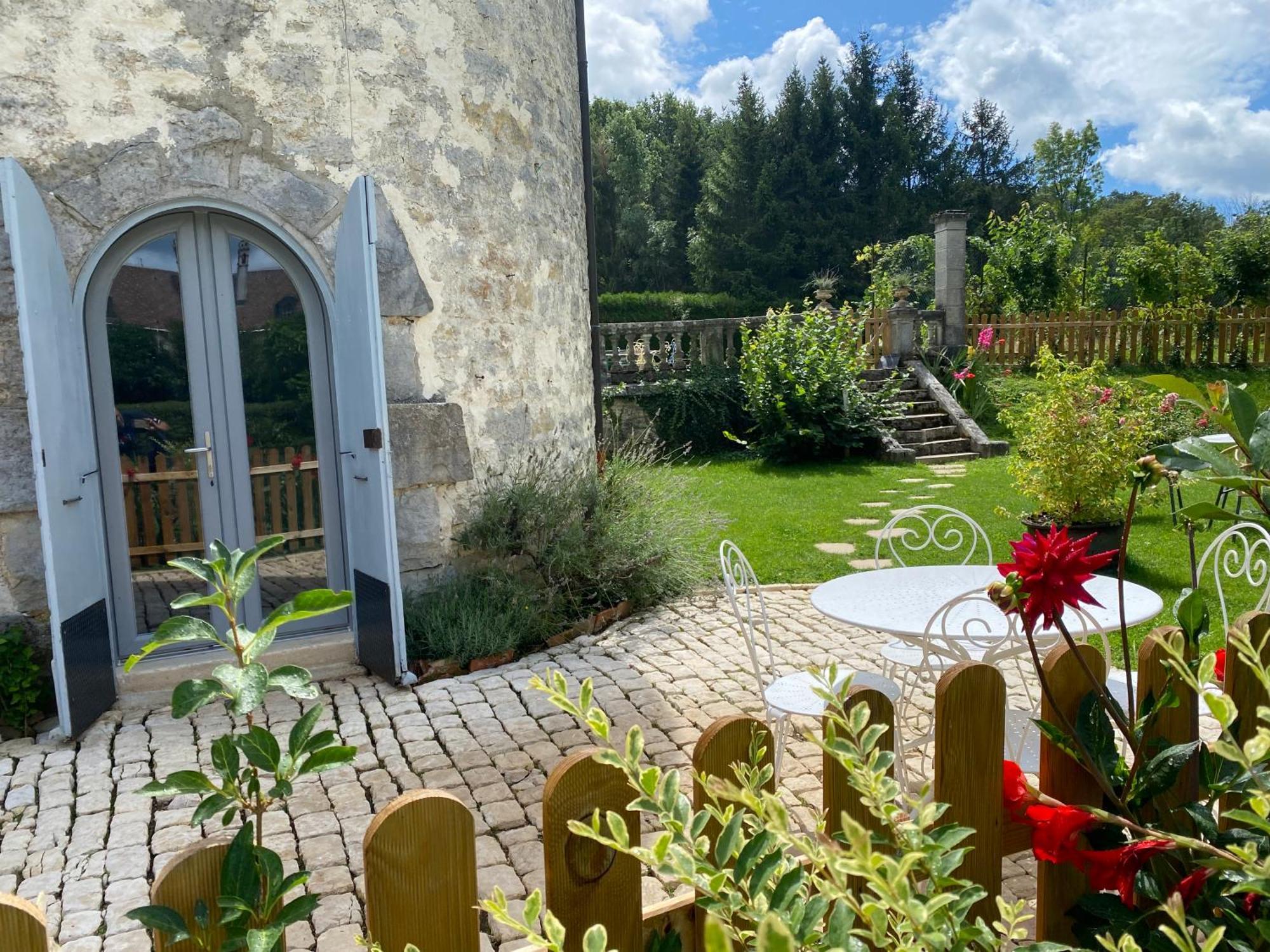 Le Colombier De Malpas Bed & Breakfast Quingey Exterior photo