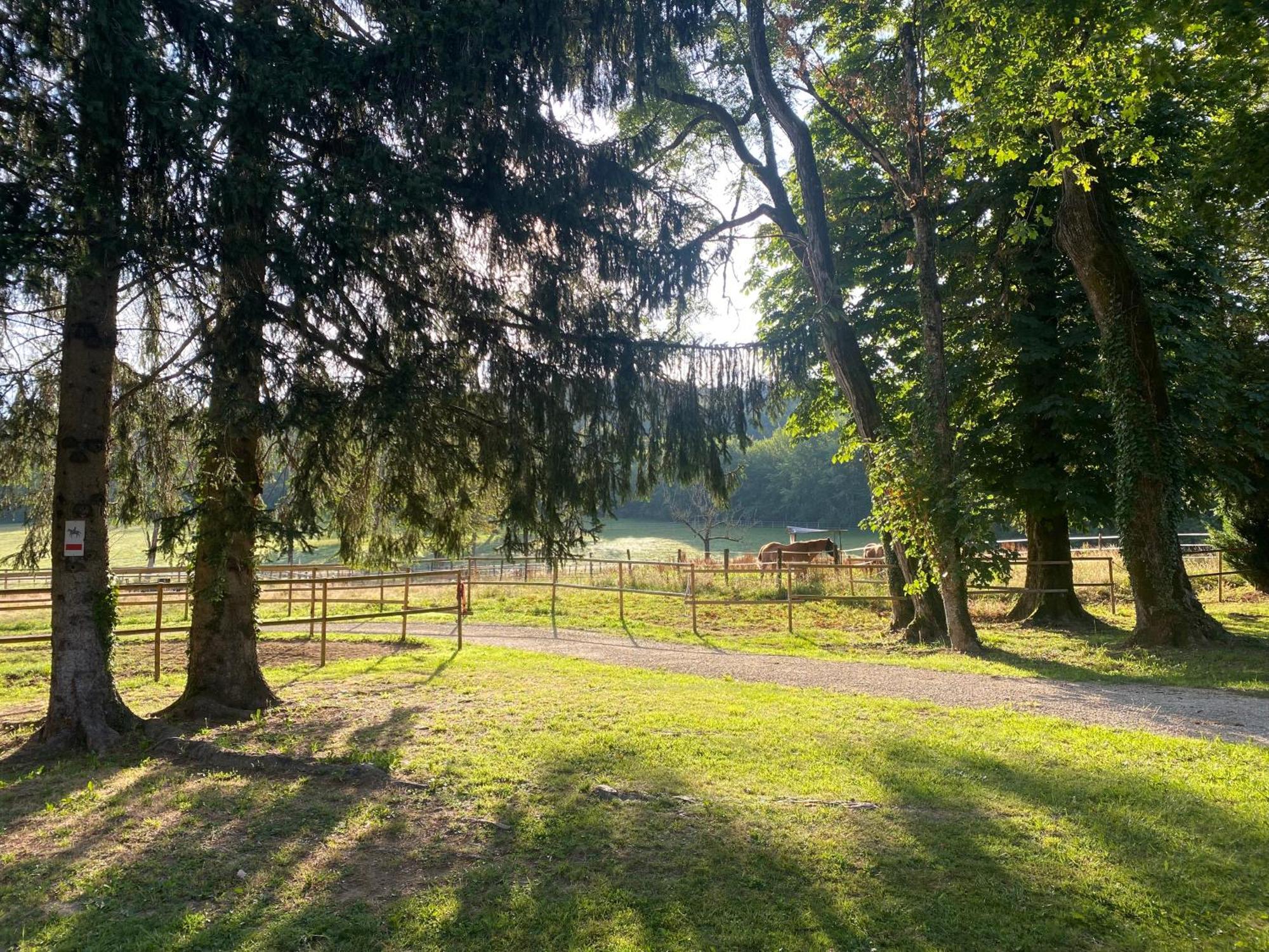 Le Colombier De Malpas Bed & Breakfast Quingey Exterior photo